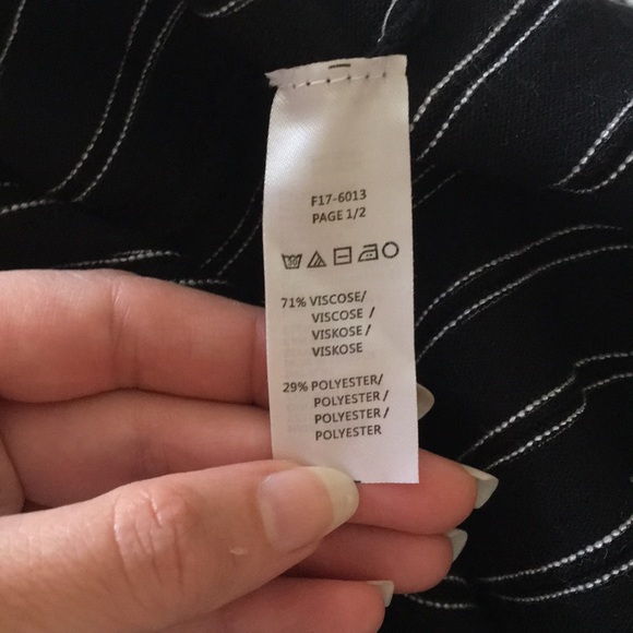 SAKS FIFTH AVENUE BLACK STRIPED PLEAT SKIRT XS - Picture 4 of 6